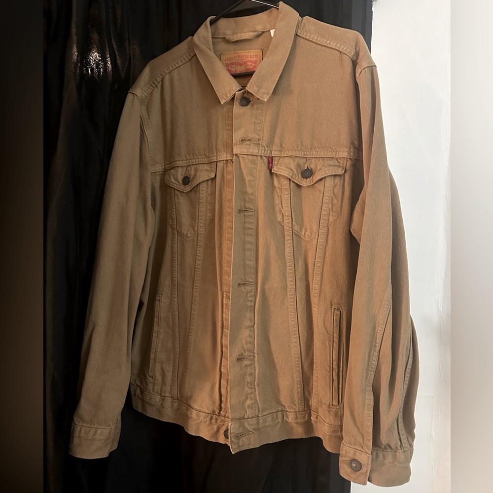 Levi’s Men’s relaxed fit trucker jacket